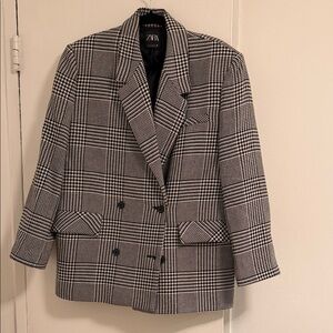 Zara Men's Checkered Blazer in Black and White